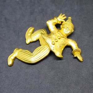 Circus Clown Brooch Matte Gold Finish Articulated Moving Swinging Legs Vintage JJ Jonette Artifacts Dancing Jester Pin 3&quot; Vintage 1980s