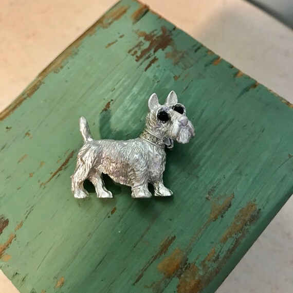 Scottie Dog Brooch Black Bead Eyes Silver Tone Finish Vintage