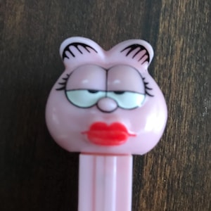 Arlene, Garfield Girlfriend Cat Pink Pez Candy Dispenser Pink Stem Vintage 1980s Advertising Cartoon Collectible  Toy