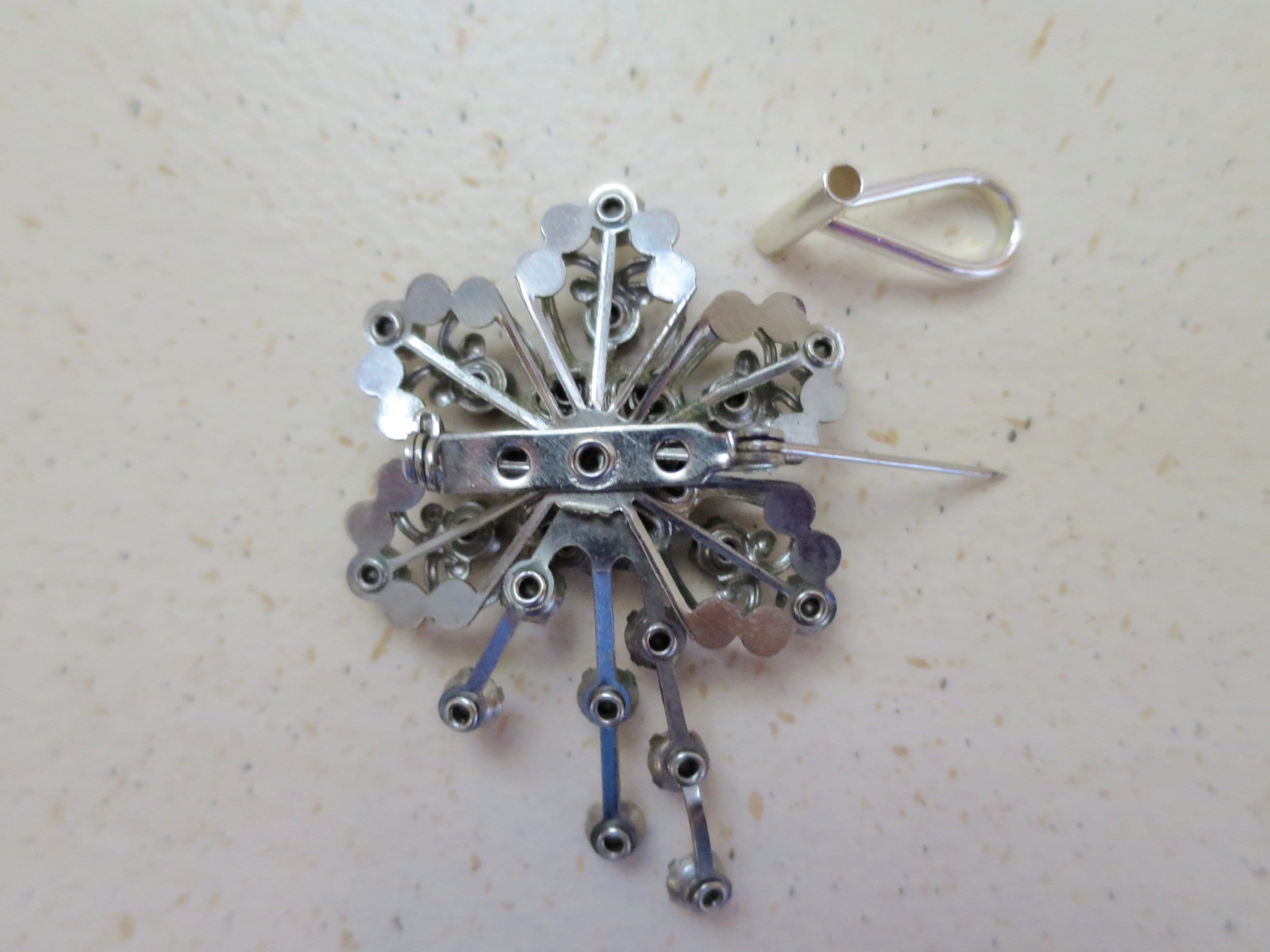 vintage Art Déco Floral Argent Strass Broche - V19 vintage Art Déco Floral Argent Strass Broche - V19