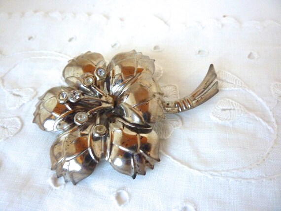 Art Deco Flower Brooch Rhinestone Accents Silver … - image 2
