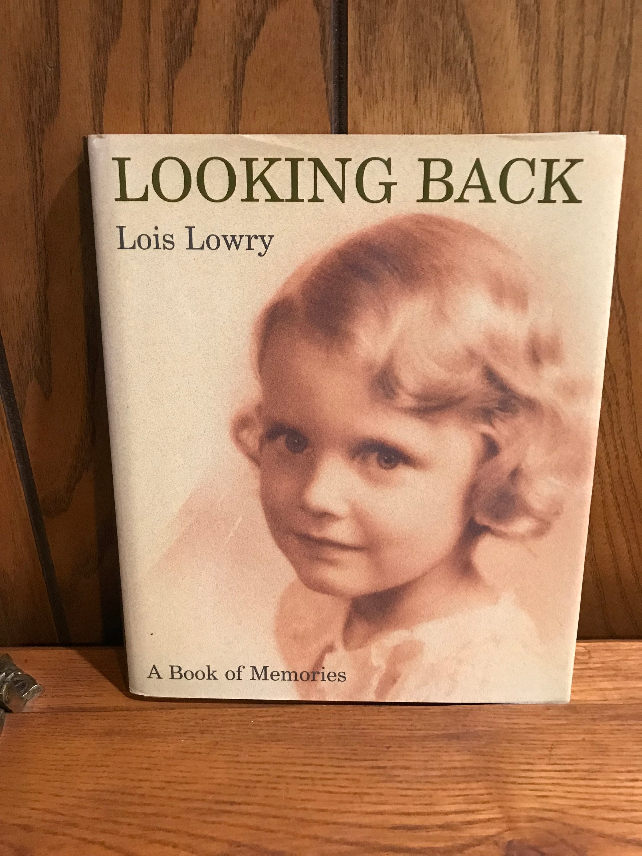 Looking Back by Lois Lowry Memories Book First Edition Hard Cover