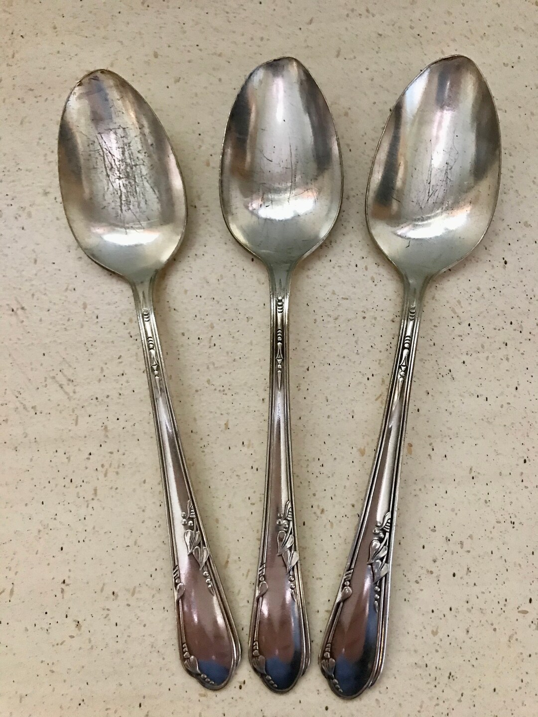 Lot de 4 cuillères à soupe en céramique japonaise en porcelaine à long manche pour nouilles Pho Ramen, Wonton Lot de 4 cuillères à soupe en céramique japonaise en porcelaine à long manche pour nouilles Pho Ramen, Wonton