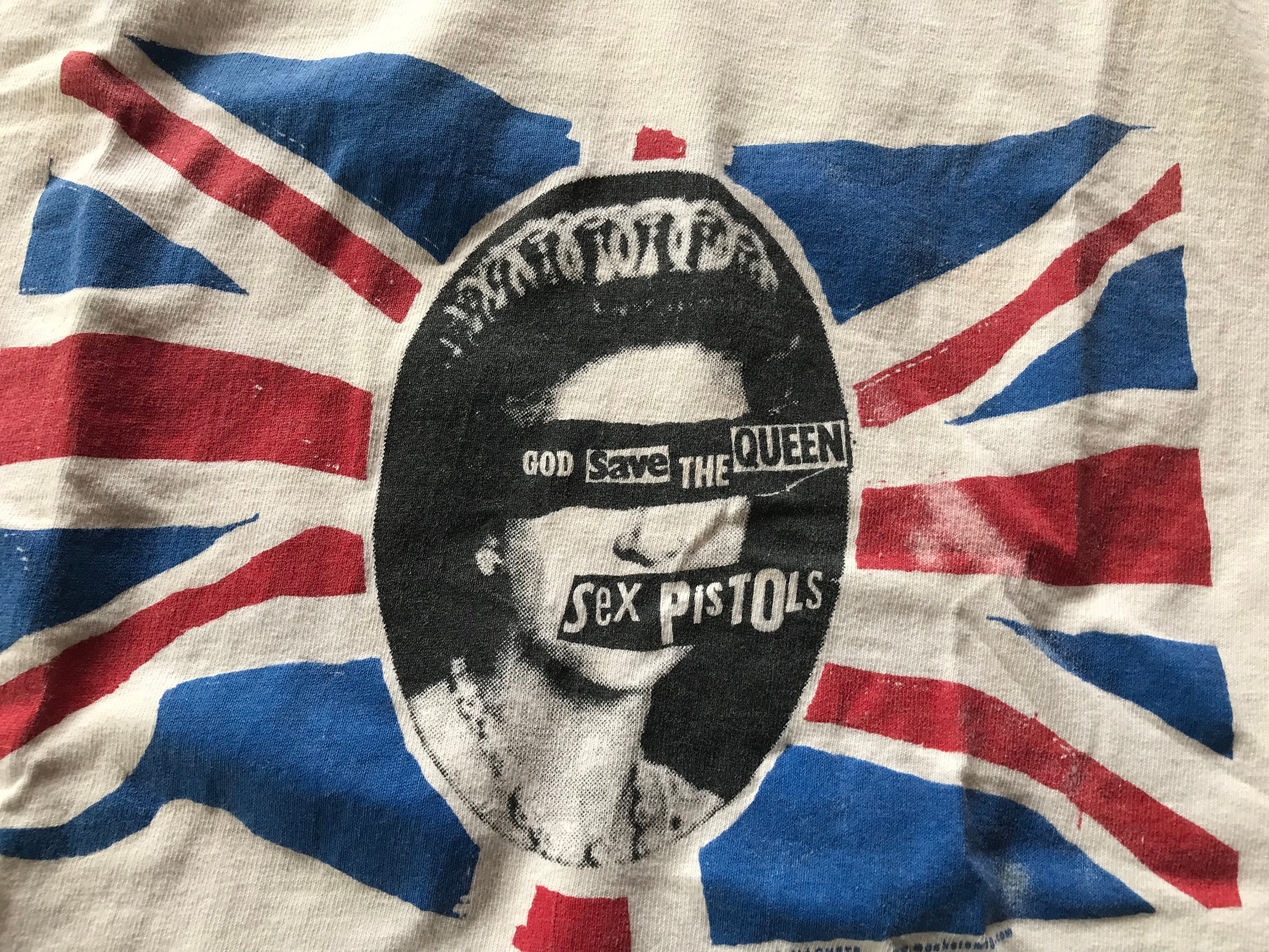 thumbnail image 2 of Sex Pistols 'God Save' Vintage Retro Metal Tin Sign, A4 Size Wall Plaque, UK Made 2 of 6