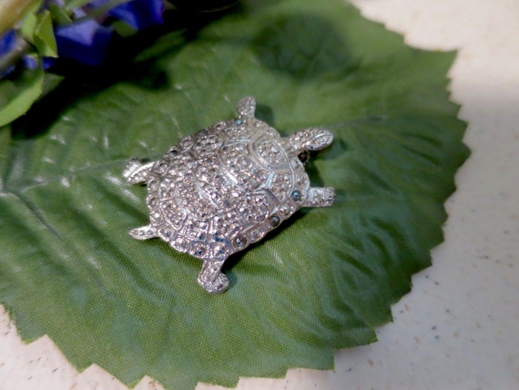 Vis aluminium tête Hex à Bride Pré Percée M6 x 1.00mm x 30mm