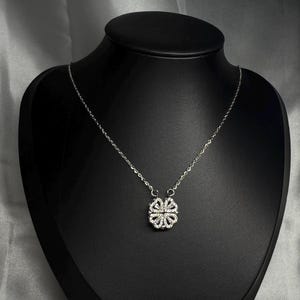 Divisible Clover Necklace in Stainless Steel - 2 in 1 Gold and Silver Necklace - Lucky Charm Jewelry - Friendship or Love Gift Idea