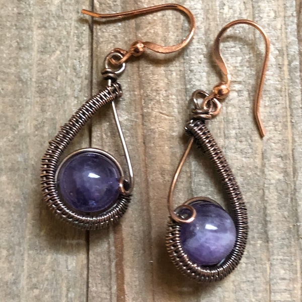 Boucles d'oreilles en améthyste, Boucles d'oreilles en pierres précieuses, Cadeau pour maman, Boucles d'oreilles en améthyste enveloppées de fil, Boucles d'oreilles violettes