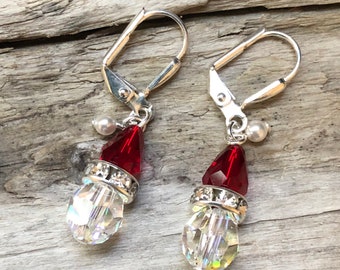 Pendientes colgantes de gorro de Papá Noel con Swarovski: joyas navideñas