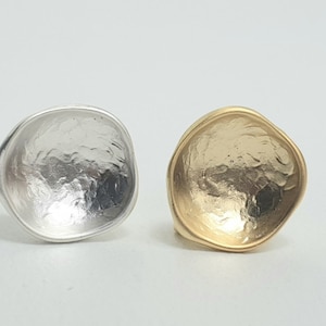 2PCS, EPMG-12, Concave bowl   Round Ear Post with loop, Hammered Matte Gold, Matte Silver