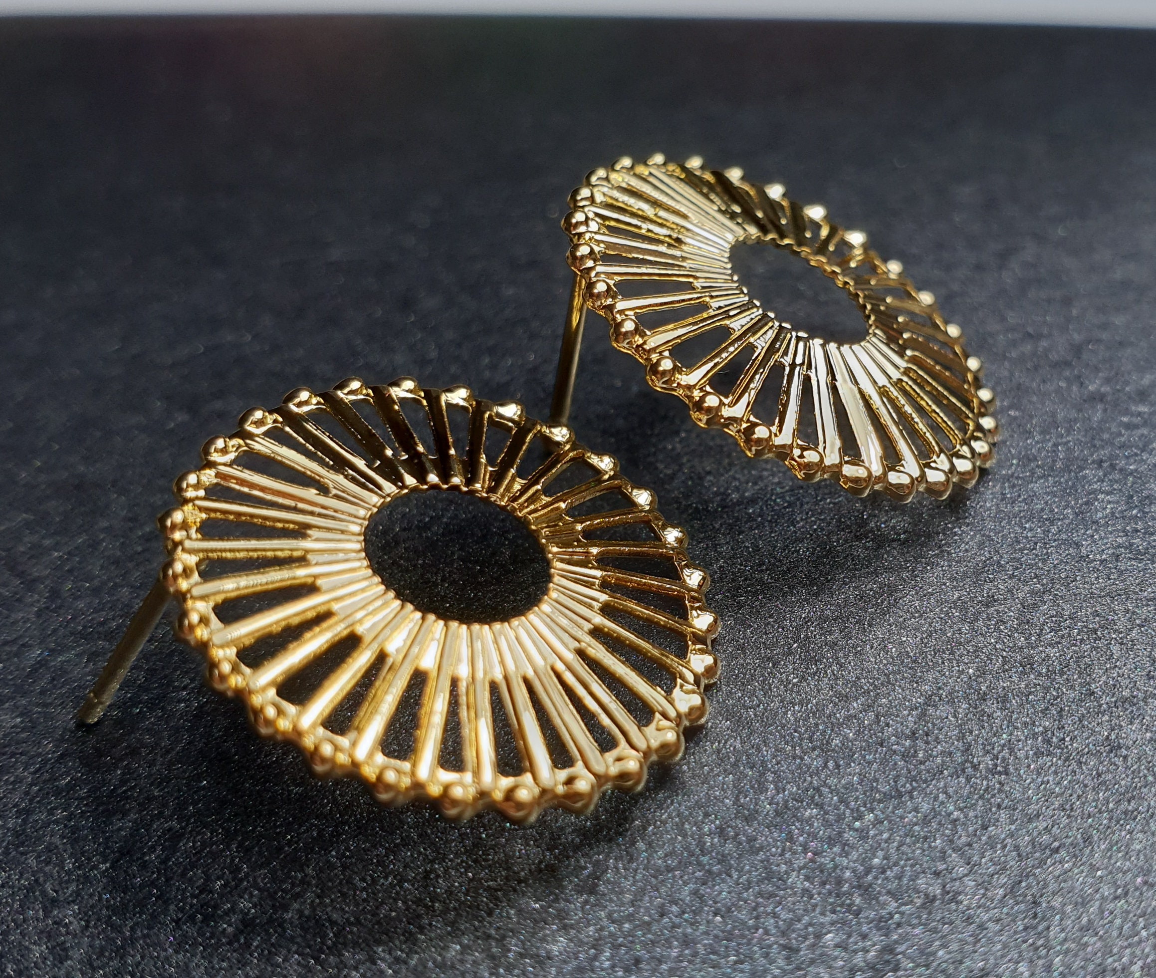 2PCS, EPG02, Cartwheel, Circle Gold Stud Earring, Circle Post Etsy