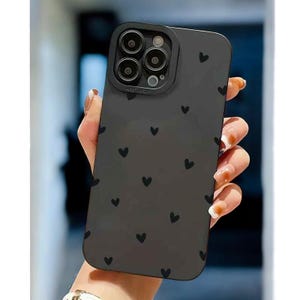 Minimalistisch siliconen telefoonhoesje met zwart hart – compatibel met iPhone SE- tot iPhone 16-serie