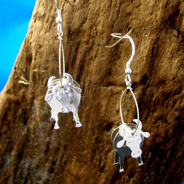 Boucles d'oreilles vache en argent, Bijoux vache en argent, Fait main, Bovins, Vaches, Cadeaux vache, Taureaux, Cadeaux pour les amoureux des animaux, Animaux de la basse-cour, Cadeaux animaux