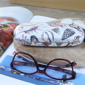 Spectacle case, glasses case, shells, hard spectacle case, glasses storage, ocean and beach,