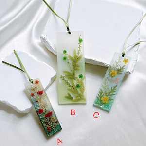 Dried Flower Bookmark, Floral Resin Bookmark, Handmade Bookmark, Book Lover Gift, Unique Gift for Her, Bookworm Gifts