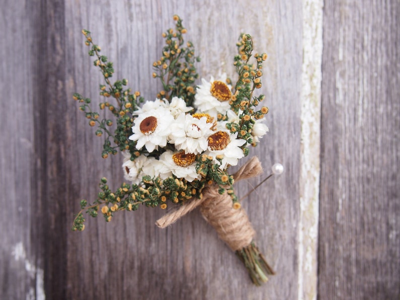 Simple Country Wedding Boutonniere, Groomsmen Pin, Dried Flower Corsage, Country Boutonniere 