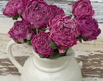 Flores de peonía rosa secas, flores secas de aspecto antiguo y vintage, peonías naturales secas auténticas.