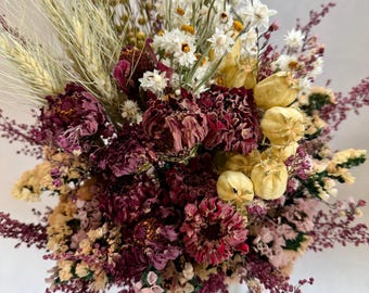 Boutonnière et bouquet de fleurs séchées d'automne : décoration champêtre