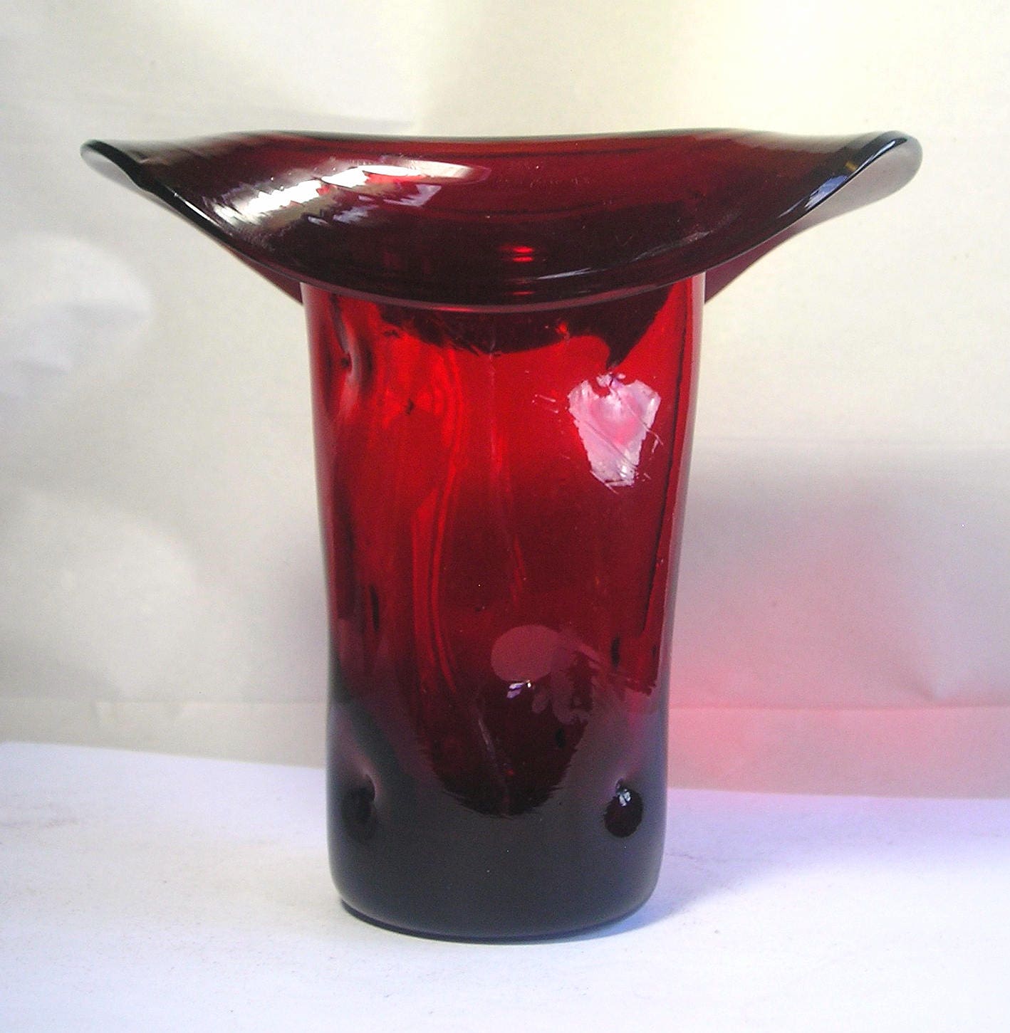 A Vintage 20th Century Red Blown Glass Hat Vase A2 Etsy UK