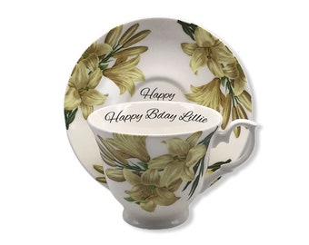 Taza de té y platillo de porcelana fina de estilo floral vintage personalizados, en caja, con diseño de lirio de verano.