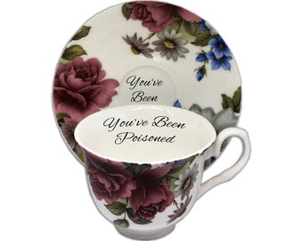 Taza de té y platillo florales personalizados