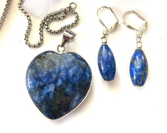 Sodalite pendant and earring set, sodalite jewelry, blue stone pendant. sodalite necklace, throat chakra, stone of truth, stone for insomnia