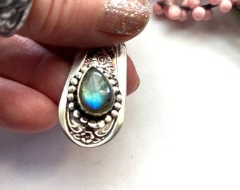 Labradorite  Pendant, Labradorite necklace,  Labradorite pendant, Grey labradorite, Grey/blue stone pendant,  labradorite gemstone pendant