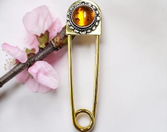 Medium Stainless Steel Kilt Pin: Scarf, Hat & Key Holder with Amber Accent, 3 inches