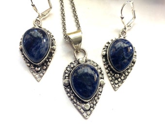 Sodalite pendant and earring set, sodalite jewelry, blue stone pendant. sodalite necklace, throat chakra, stone of truth, stone for insomnia