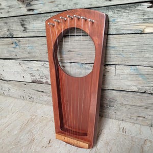 Natural Rosewood Pentatonic Lyre Harp with 9 Metal Strings Handmade Lyres Music Instrument Vintage Harps Plus Tuning Key, String Set & Bag