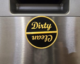 A magnetic dishwasher sign showing clean and dirty