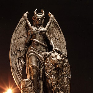 Black Lilith Statue, Wiccan Goddess of Feminine Wisdom, Carved Lilith