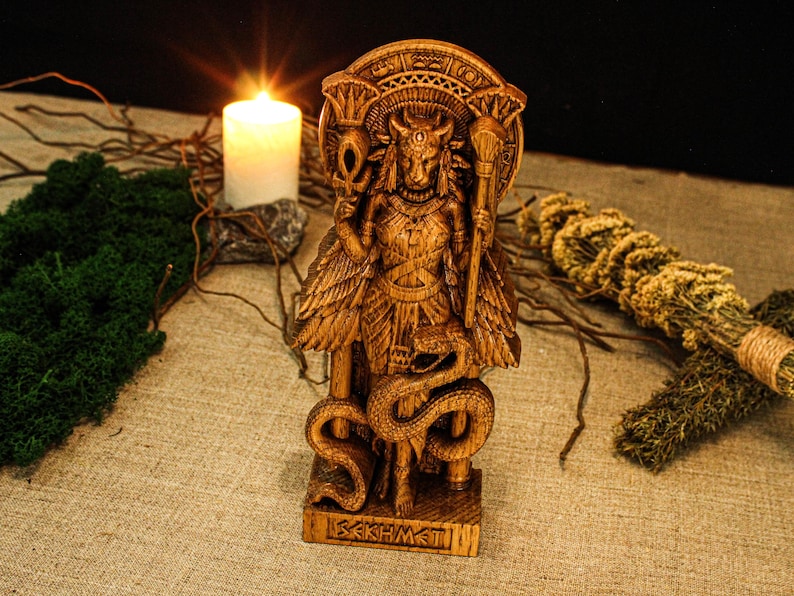 altar figurine