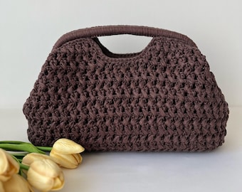 Handmade Crochet Raffia Bag with Lining, Brown Top Handle Clutch, Boho Beach Purse, Woven Summer Accessory, Vacation Straw Bag, Wicker Bag