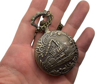 Elegancia de vapor: reloj de bolsillo vintage para amantes del ferrocarril