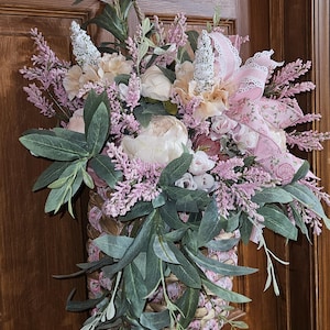 Elegant Basket Door Wreath | Basket Wreaths for Front Door, Flower Basket Hanger, Hanging Basket, Wall Flower Basket, Wicker Basket Decor