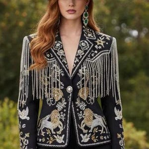 ブラック刺繍入りウエスタンスーツ（女性用）｜フリンジジャケット＆フレアパンツセット｜デザイナーズカウガールシック衣装｜パーティーウェア