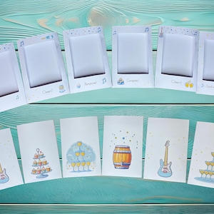 Puede incluir: Conjunto de 10 tarjetas blancas en blanco con ilustraciones azules y amarillas. Las tarjetas presentan imágenes de cupcakes, copas de vino, notas musicales, una guitarra y un barril. Las tarjetas tienen texto que dice "Cheers!" "Congrats!" "Good music, good time!" y "Party time!"