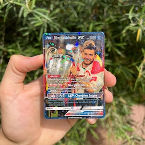 Khvicha Kvaratskhelia Carte de style Pokémon PSG UEFA Champions League GX