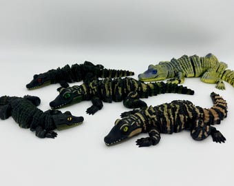 3Dプリントされた柔軟なワニの置物 – 爬虫類のデスクおもちゃ