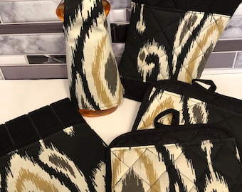 Modern print 5 piece kitchen towel set.