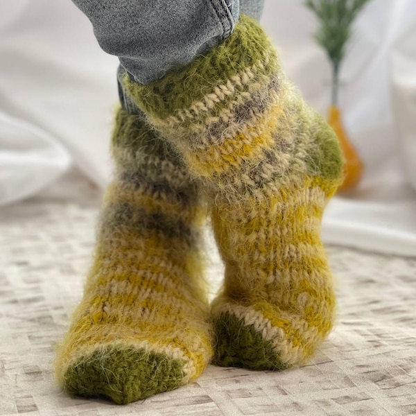 Calcetines de lana, tallas 5-15, tejidos a mano, de lana oscura, gruesos, acogedores, cálidos, degradados, amarillos y verdes, de lana de oveja, regalo unisex para Navidad.