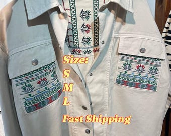 Chaqueta vaquera con bordado bohemio: blazer vyshyvanka ucraniano hecho a mano, chaqueta de inspiración étnica para mujer, prenda de abrigo informal y elegante, envío rápido