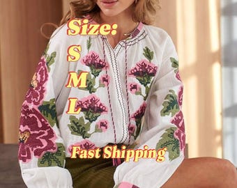 Oekraïense Vyshyvanka blouse, witte katoenen blouse met geborduurde bloemenprint.