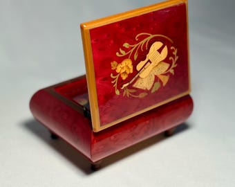 Caja de música vintage italiana de madera con incrustaciones de Sorrento