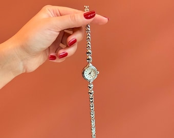 Vintage Silver & Gold Heart Bracelet Watch: Romantic Minimalist Women's Quartz Wristwatch