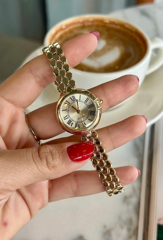 Vintage Roman Dial Women