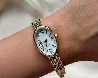 Vintage Oval Gold Women’s Watch | Roman Numeral Dial | Elegant Bracelet Strap Quartz Watch