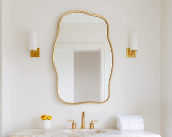Gold Framed Irregular Mirror: Modern Asymmetrical Wall Decor