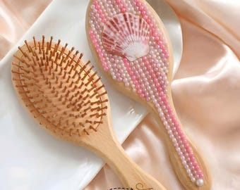 Custom Name Pearl Hair Brush, Ocean Theme Bridal Accessory, Beach Wedding Gift