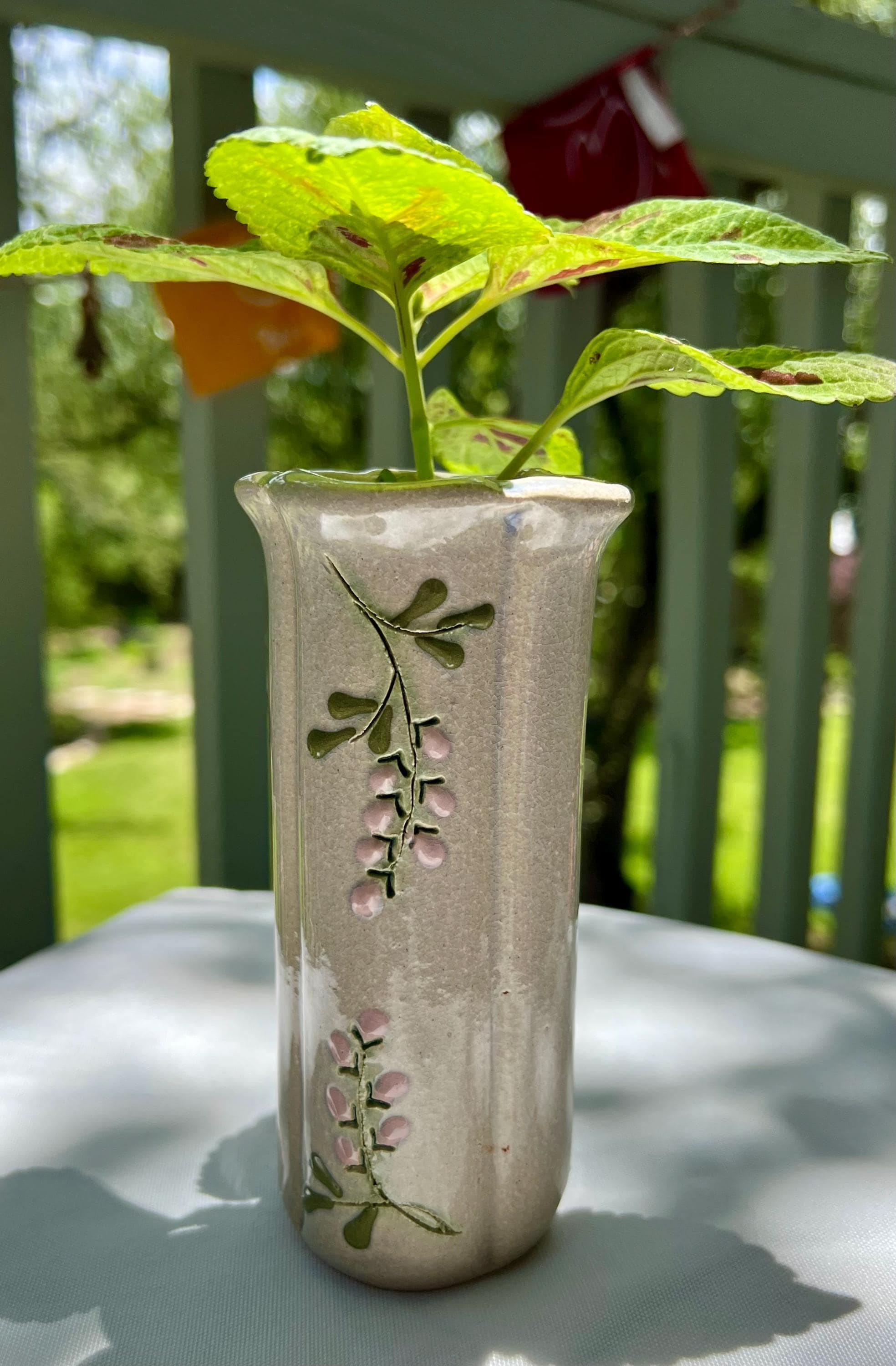 Vtg Mountain Meadows Pottery MMP Bud Vase Beige Pink Green Ceramic 5in Vermont